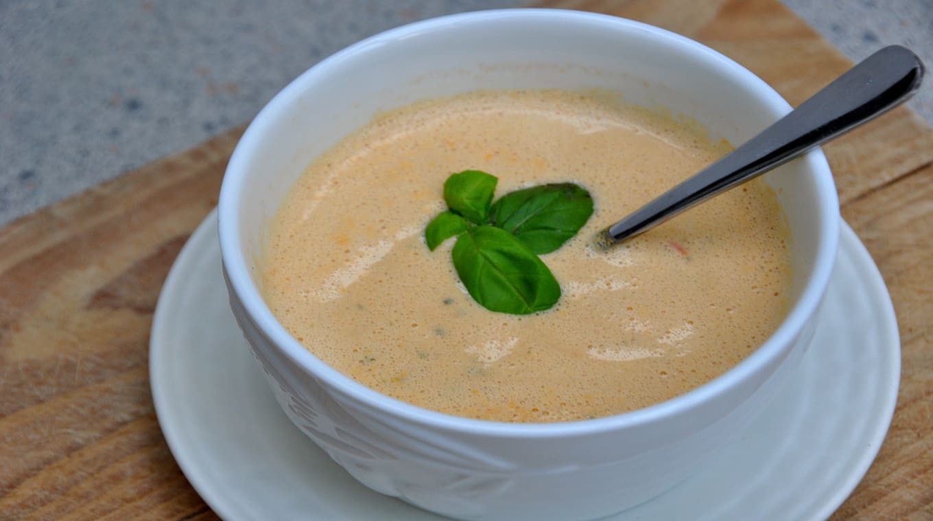 Soupe de tomate et basilic