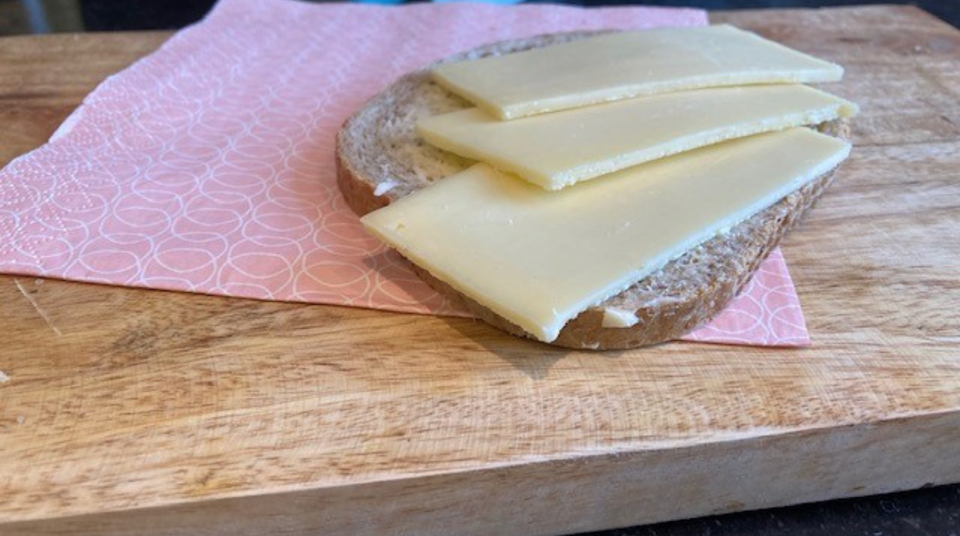 Boterham : notenbrood, boter en kaas