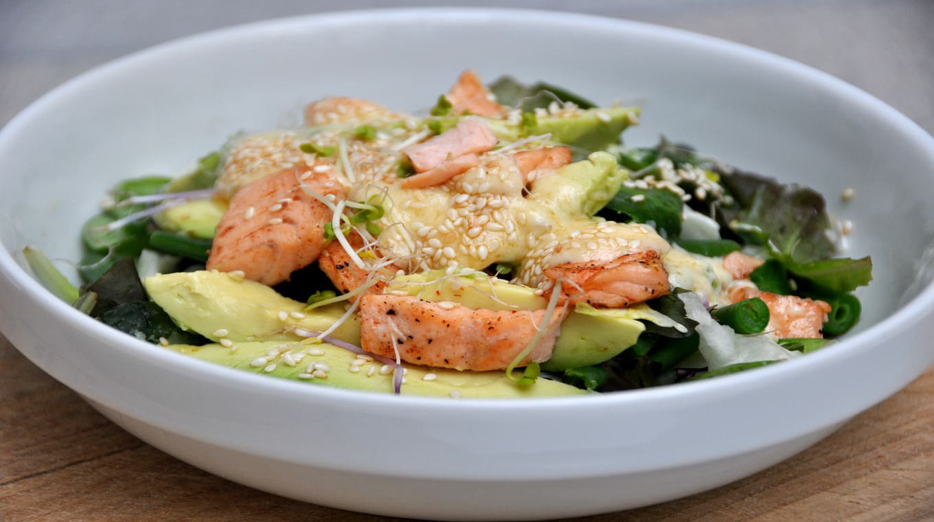 Salade met zalm en avocado