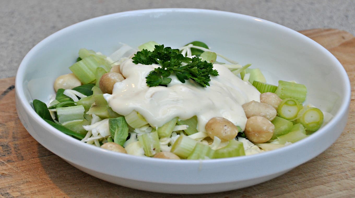 Salade de noix de macadamia et chou blanc